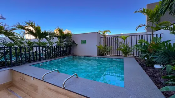 Piscina (foto real)